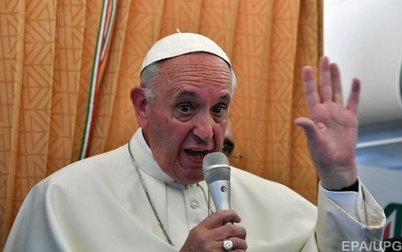 Папа римский сравнил публикацию слухов в СМИ с терроризмом 1