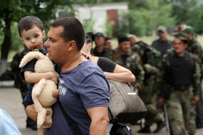 В Украине на учёт поставили 1,657 млн вынужденных переселенцев из зоны АТО и Крыма 1