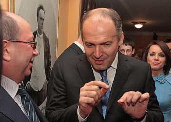 Главный редактор газеты “Факты” выкупил издание у компании Пинчука