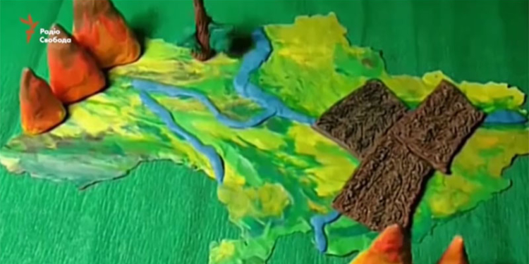 Студент-ветеринар лепит пластилиновые мультики про Украину