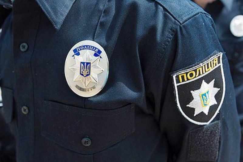 Киевские подростки задержали полицейского-педофила 1