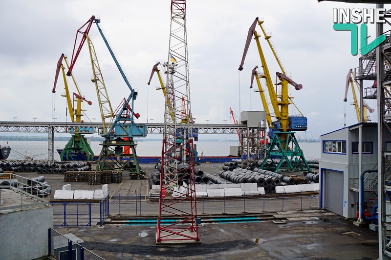 Догнать и перегнать: Николаевский морской порт перевалил рекордное количество грузов 1