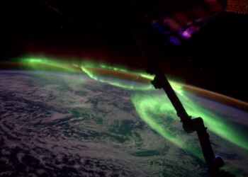 Астронавт с МКС сделал фото северного сияния над Австралией