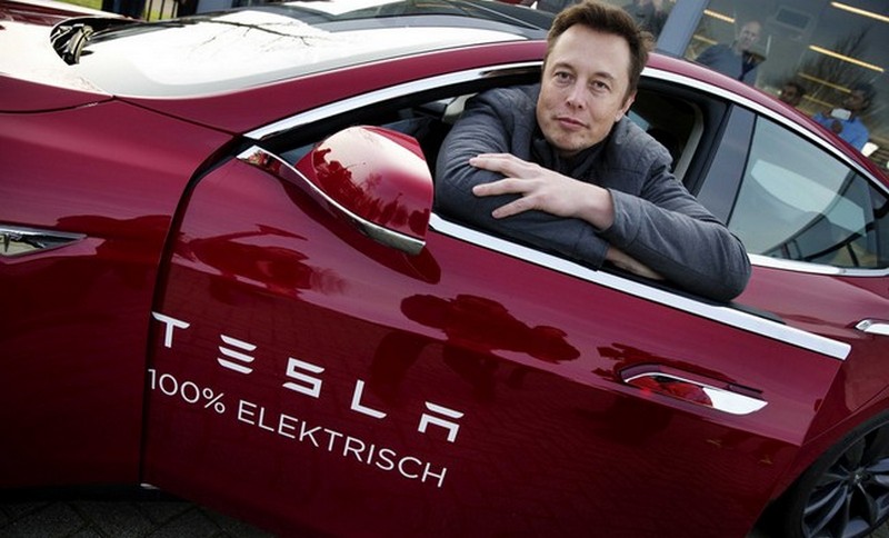 Сбой в приложении Tesla оставил владельцев без доступа к авто 1