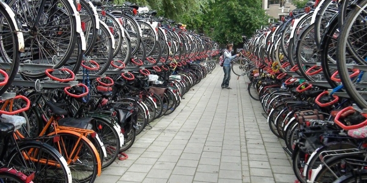 Бульдозерная зараза? По решению одесского суда николаевская фирма  уничтожит  11 тысяч контрабандных велосипедов