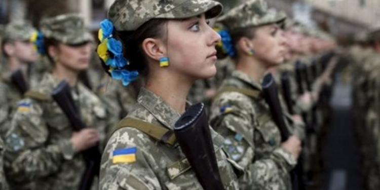 Почти 50 тысяч женщин проходят службу и работают в ВСУ