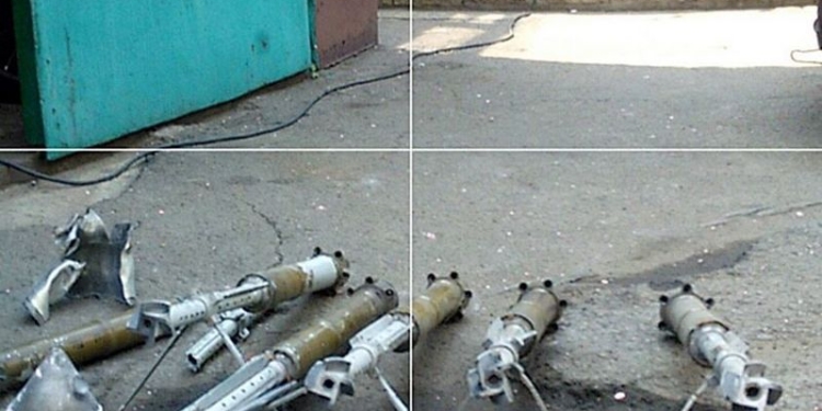 Боевики на Донбассе обстреляли жилые дома в Марьинке.