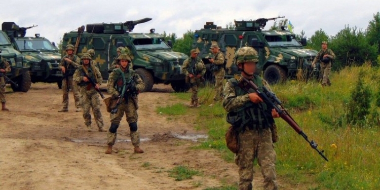 Украинские десантники тренировались отражать внезапное нападение боевиков