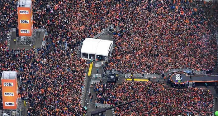 И как она нас, бедная, носит? Население Земли достигло 7,44 миллиарда человек