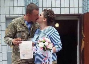 «Феникс» им в помощь, совет да любовь: в Николаеве – «десантная» свадьба