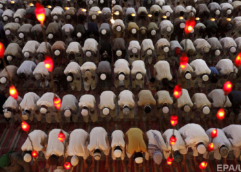 В Пакистане наводнение смыло мечеть вместе с людьми