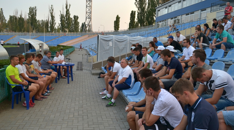 МФК «Николаев» провёл встречу с болельщиками и представил новых футболистов 7