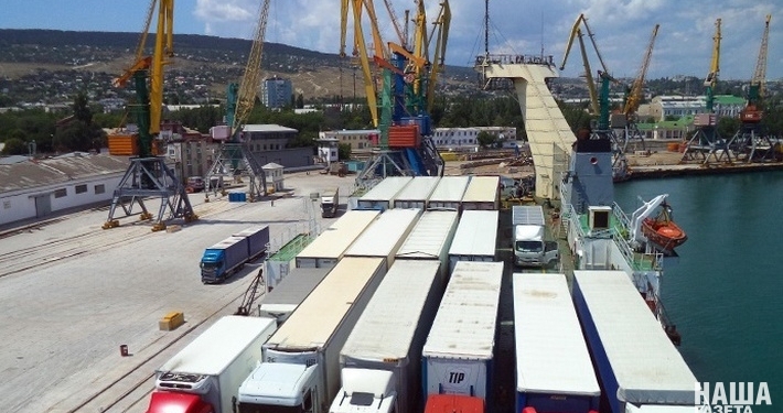 На Керченской переправе бунтуют водители грузовиков