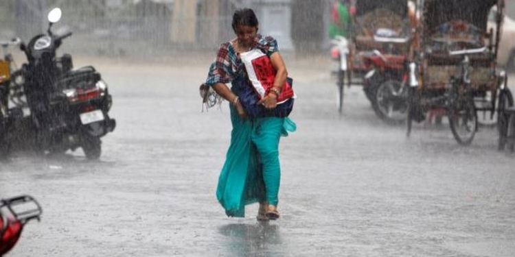 В Индии из-за сильных дождей и молний погибло более 40 человек