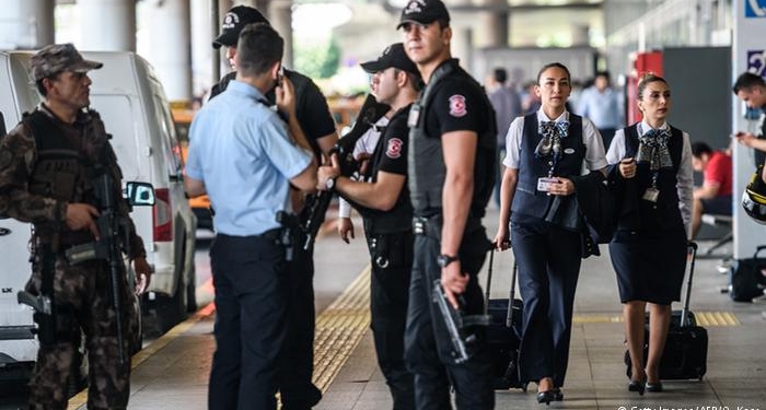 В Турции выдан ордер на арест 11 российских граждан