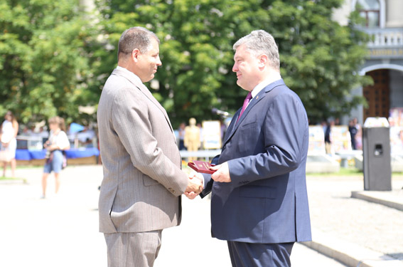 Руководитель Николаевского отделения НАВС отмечен Президентом