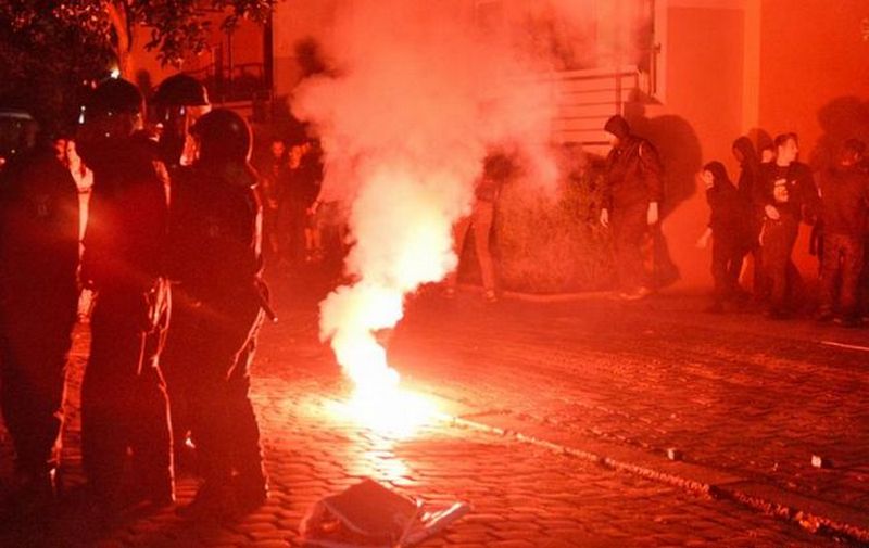 В столкновениях с лево-радикалами в Берлине ранены более 100 полицейских 1