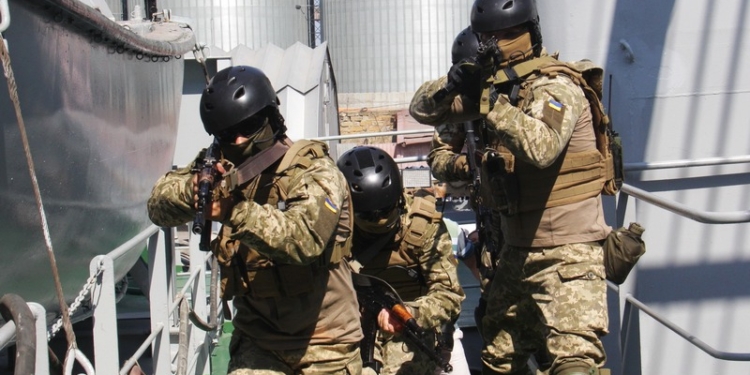 «Си Бриз-2016»: на кораблях ВМС отрабатывают эпизоды учений – захватывают суда-нарушители и тушат пожары