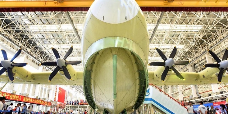 В Китае создали самый большой в мире самолет-амфибию