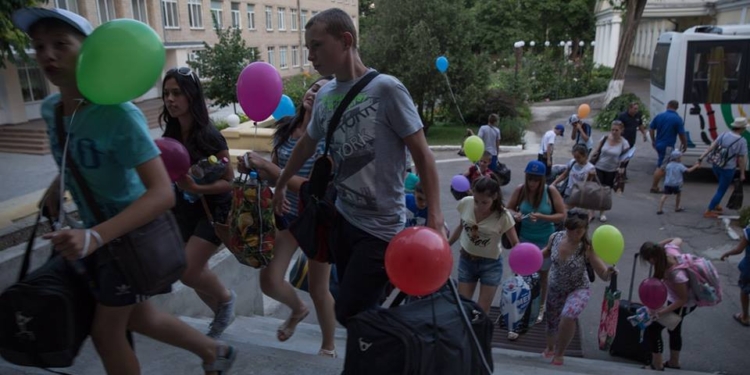 В Николаев привезли детей из зоны АТО