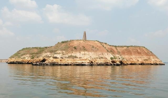 Возле острова Березань обезврежен артснаряд. Помогли депутат Николаевского облсовета Олег Мудрак и директор КП Юрий Мостовой