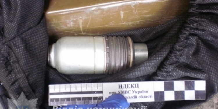 В Ужгороде на помойке нашли гранату и тысячу патронов