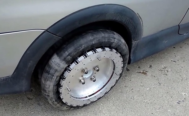 Сбылась мечта автомобилистов? Созданы колеса, вращающиеся в разные стороны