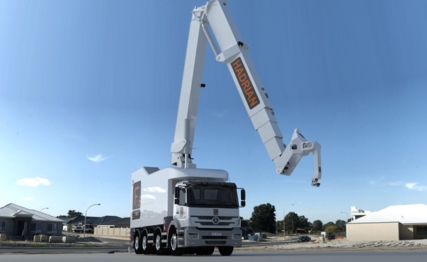 Дом за 2 дня. Этот робот кладет 1000 кирпичей в час