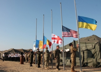 «Си-Бриз-2016»: на «Широком лане» торжественно подняли флаги украино-американских учений