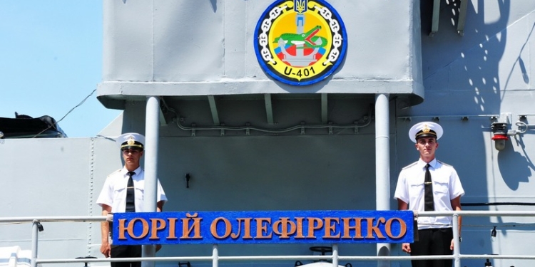 Имя командира очаковских «морских котиков» Юрия Олефиренко теперь носит боевой десантных корабль