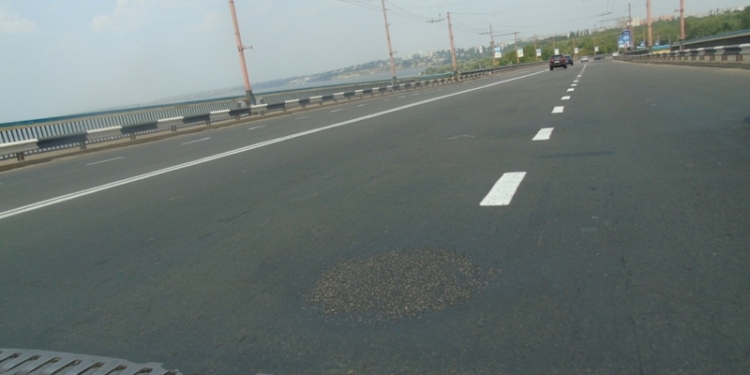 «Битунова Украина» провела гарантийный ремонт покрытия на Ингульском мосту в Николаеве