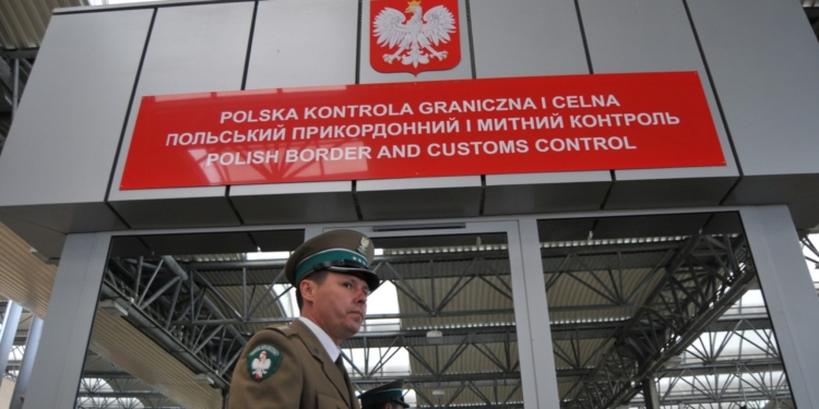 Польша с 4 июля приостанавливает малое приграничное движение с Украиной. Из-за НАТО