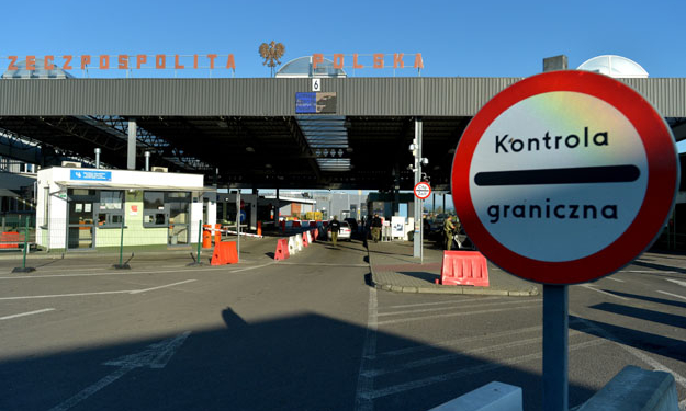 На границе пикетчики избили поляков, которые пытались въехать в Украину