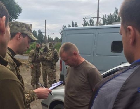 Скандал и позор. Замкомандира 53-й бригады  задержали за продажу боеприпасов боевикам