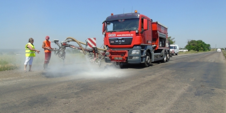 5 тыс.кв.м ям, 78 дорожных знаков, 60 м пешеходных ограждений – итоги работы дорожников Николаевщины за неделю