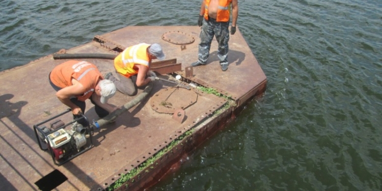 В Снигиревском районе фуры затопили Новотимофеевский понтонный мост – тот, который был затоплен и в прошлом году