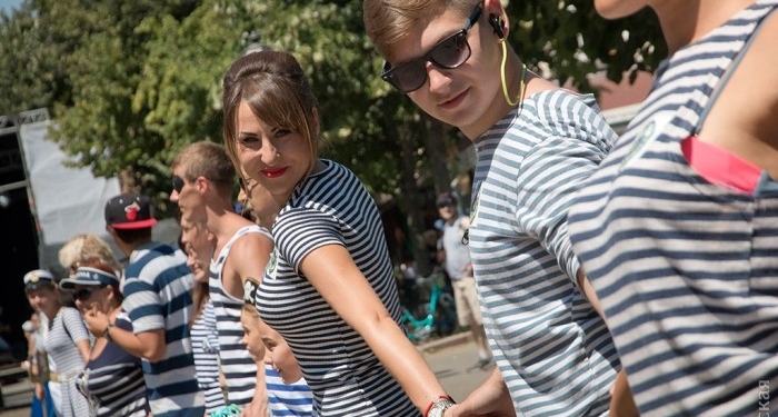 В Одессе установили «полосатый рекорд» и привлекли внимание к судьбе моряка из Николаева, который более 4-х лет сидит в индийской тюрьме