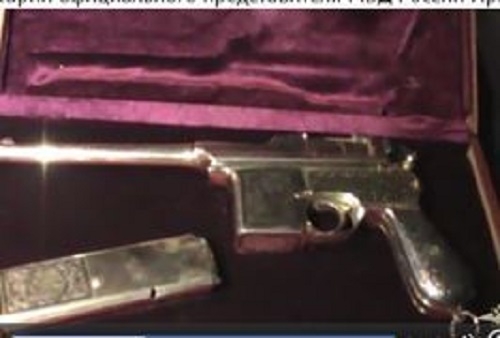 В Северной Осетии у торговцев оружием изъят “золотой маузер”