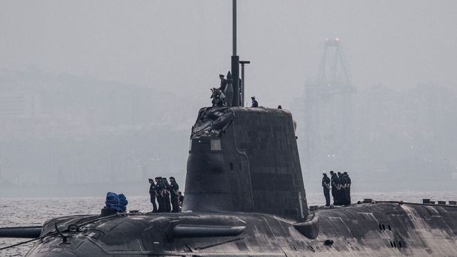 Британская атомная подлодка столкнулась с торговым судном