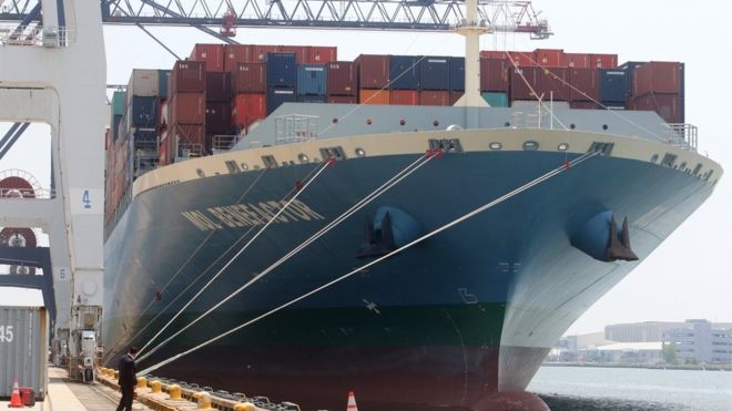 Китайское судно врезалось в стену Панамского канала