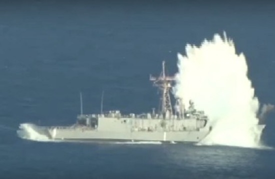 Ракеты с лазерным наведением не смогли пробить старый американский фрегат