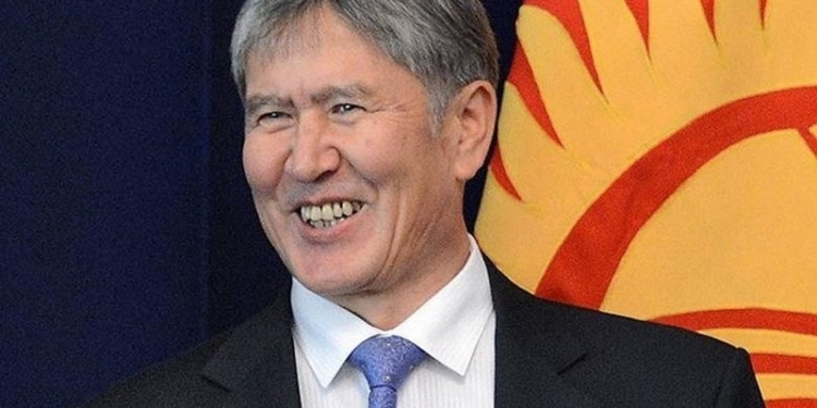 Президент Кыргызстана записал песню о любви и снял клип