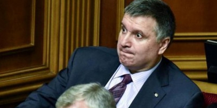 ГПУ просит Гройсмана дать «добро» на проверку Авакова