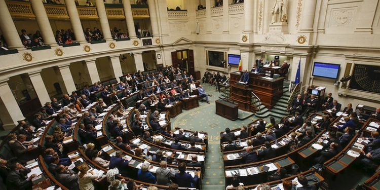 Бельгийский парламент рассмотрит вопрос об отмене санкций против РФ