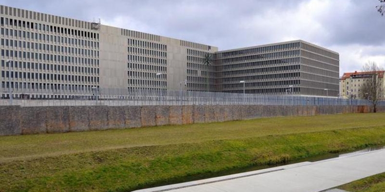 Шпионаж германской разведслужбы BND за союзниками по ЕС и НАТО создаст проблемы для Меркель