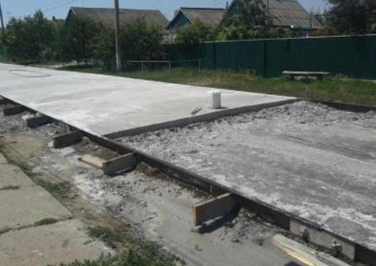 Не выдержал все-таки. Фермер-француз строит на Днепропетровщине идеальную дорогу