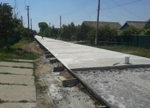 Не выдержал все-таки. Фермер-француз строит на Днепропетровщине идеальную дорогу