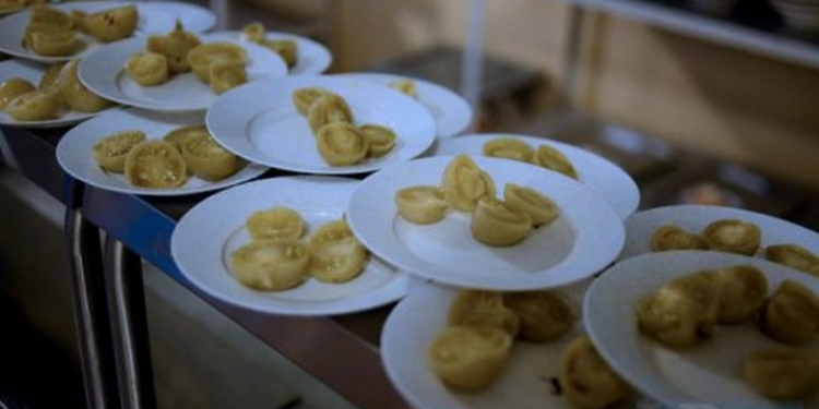 Многочисленные нарушения поставщика питания для военных привели к массовому отравлению бойцов в учебном центре «Десна»