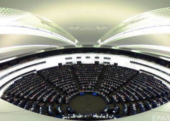 Комитет Европарламента рекомендовал как можно скорее отменить визы для украинцев