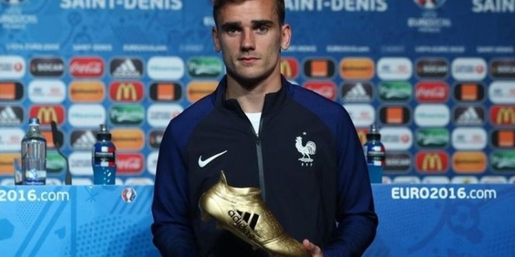 УЕФА по итогам Евро-2016 назвала обладателей индивидуальных наград